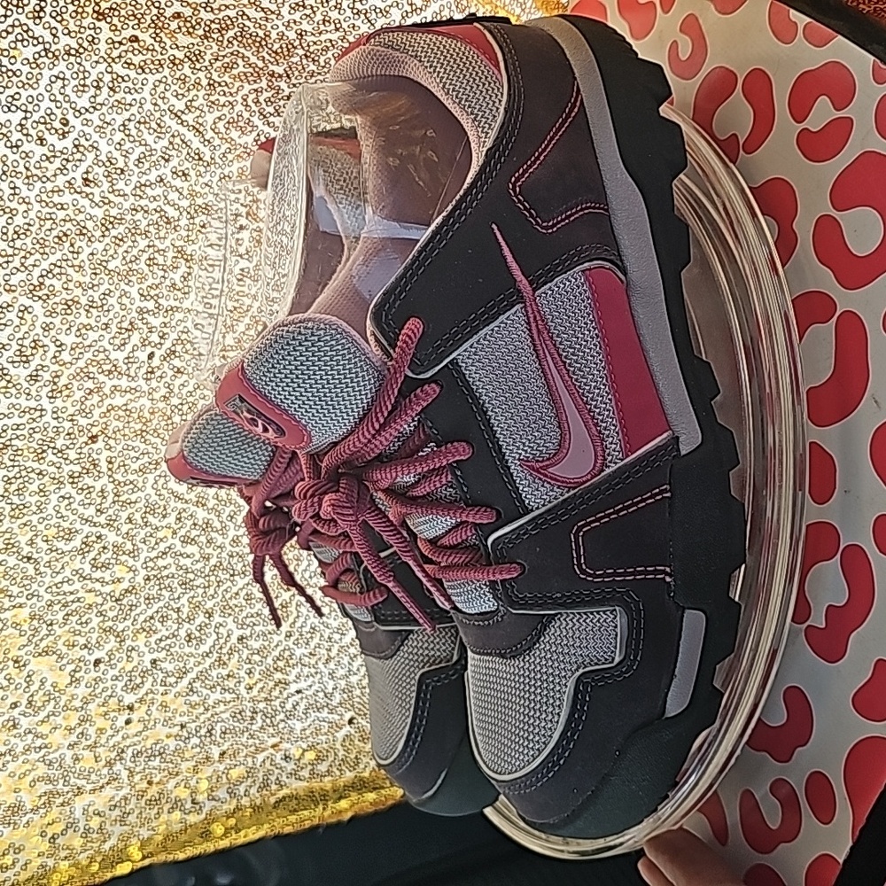 J New w/ o tags Rose pink Nike hiking ndestrukt grey sz 5Y - Picture 6 of 10